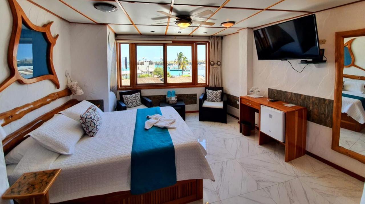 Casa Ocean Pier Bed and Breakfast Puerto Ayora  Buitenkant foto