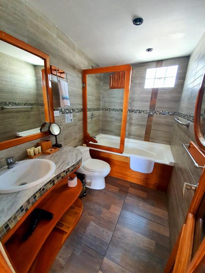 Casa Ocean Pier Bed and Breakfast Puerto Ayora  Buitenkant foto
