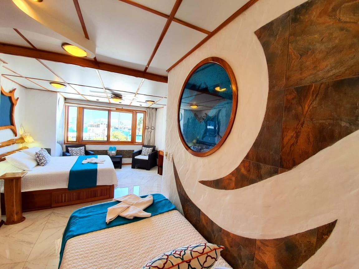 Casa Ocean Pier Bed and Breakfast Puerto Ayora  Buitenkant foto