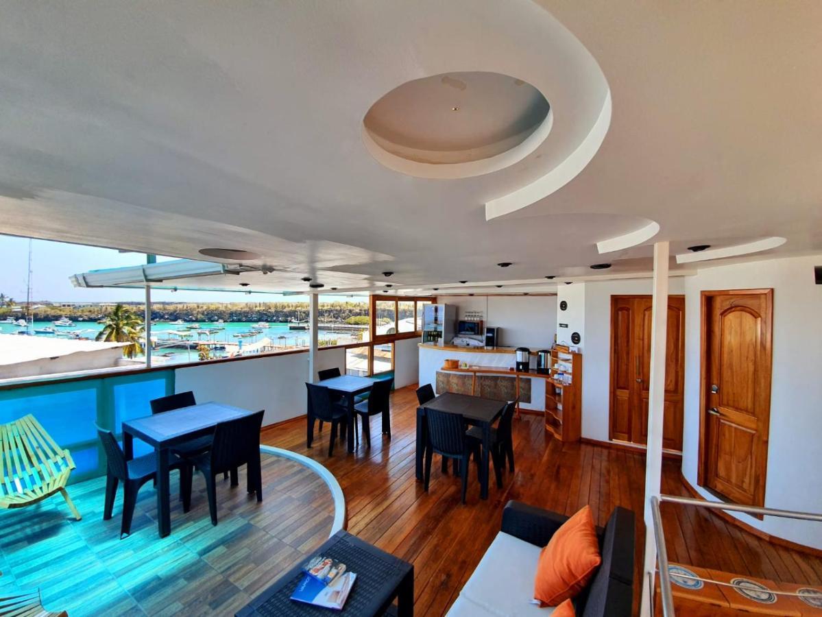Casa Ocean Pier Bed and Breakfast Puerto Ayora  Buitenkant foto