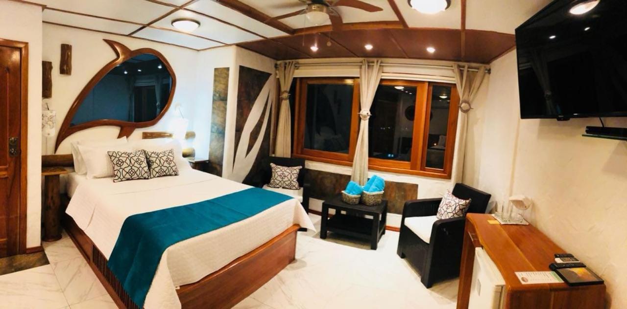 Casa Ocean Pier Bed and Breakfast Puerto Ayora  Buitenkant foto