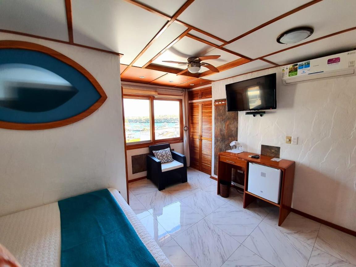 Casa Ocean Pier Bed and Breakfast Puerto Ayora  Buitenkant foto